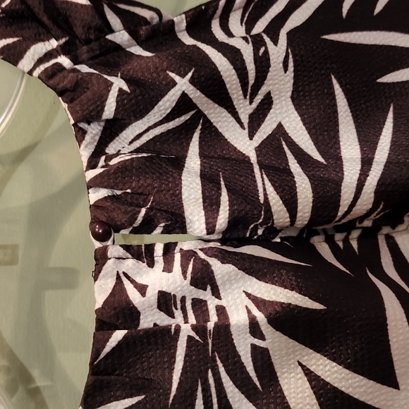 Neu Options Brown Ruffle Tank - Picture 4 of 5